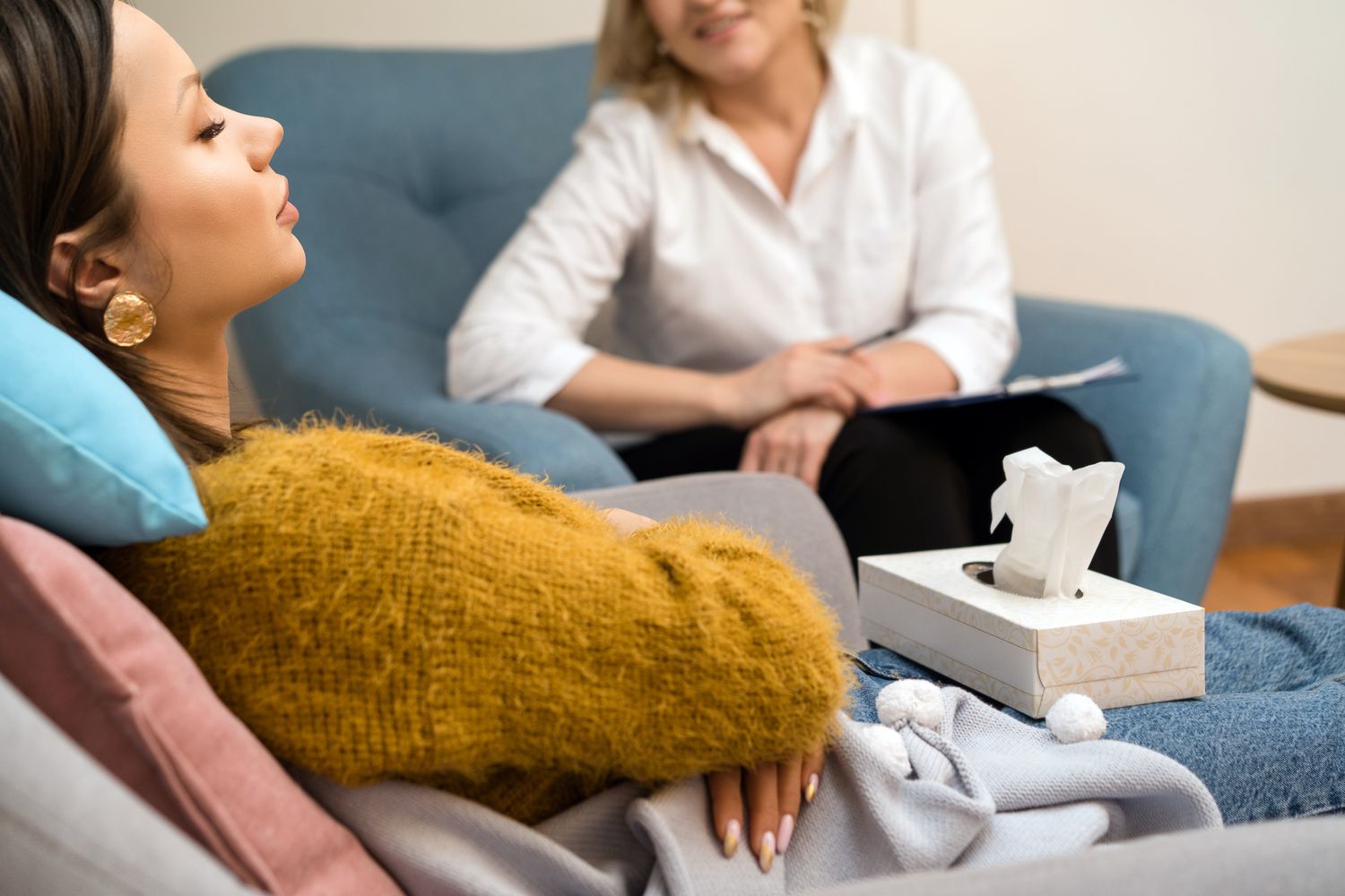 What a Hypnotherapist Does and How They Can Help You Take Control of Your Mind